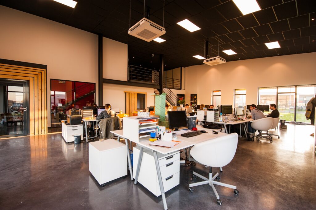 Settlement Experts Immigrtation office- We have walk in offices in Dubai & Pakistan for one on one consultations.